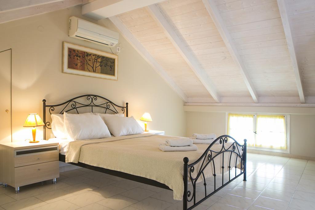 Irena Studios & Apartments Svoronata Extérieur photo