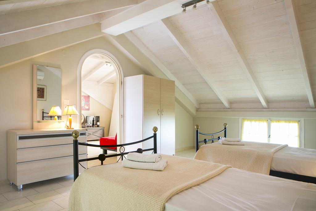 Irena Studios & Apartments Svoronata Extérieur photo