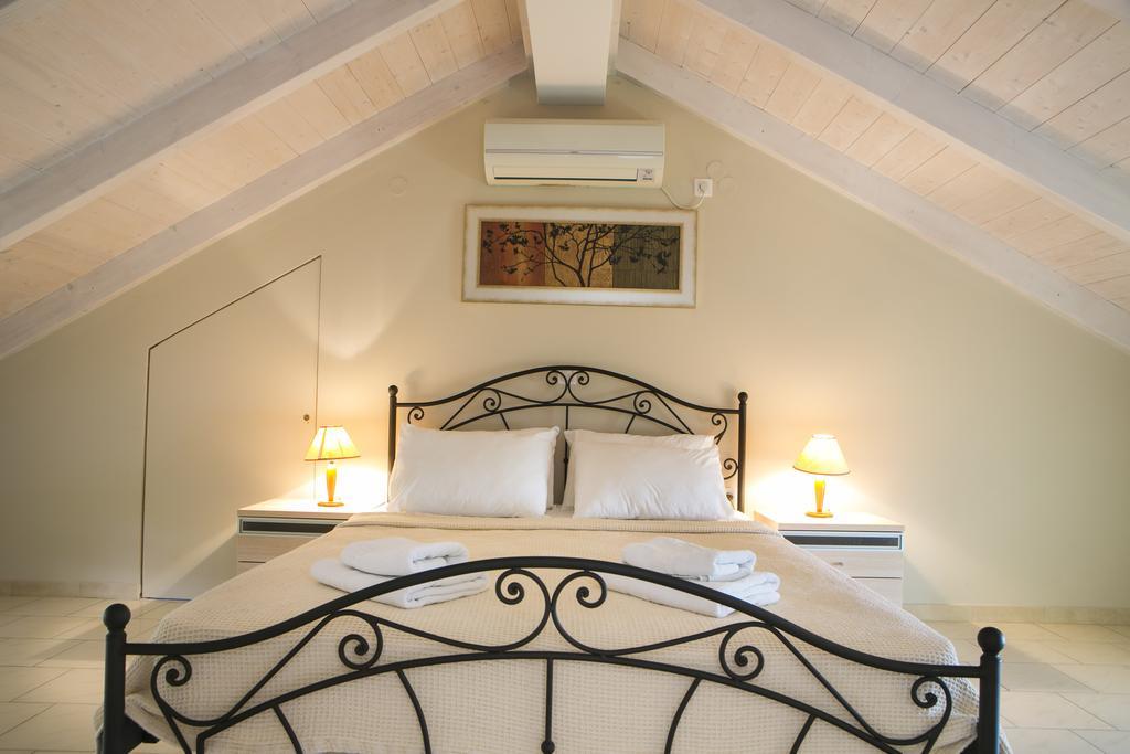 Irena Studios & Apartments Svoronata Extérieur photo